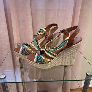 Wedge multiple colors; red, turquoise, brown